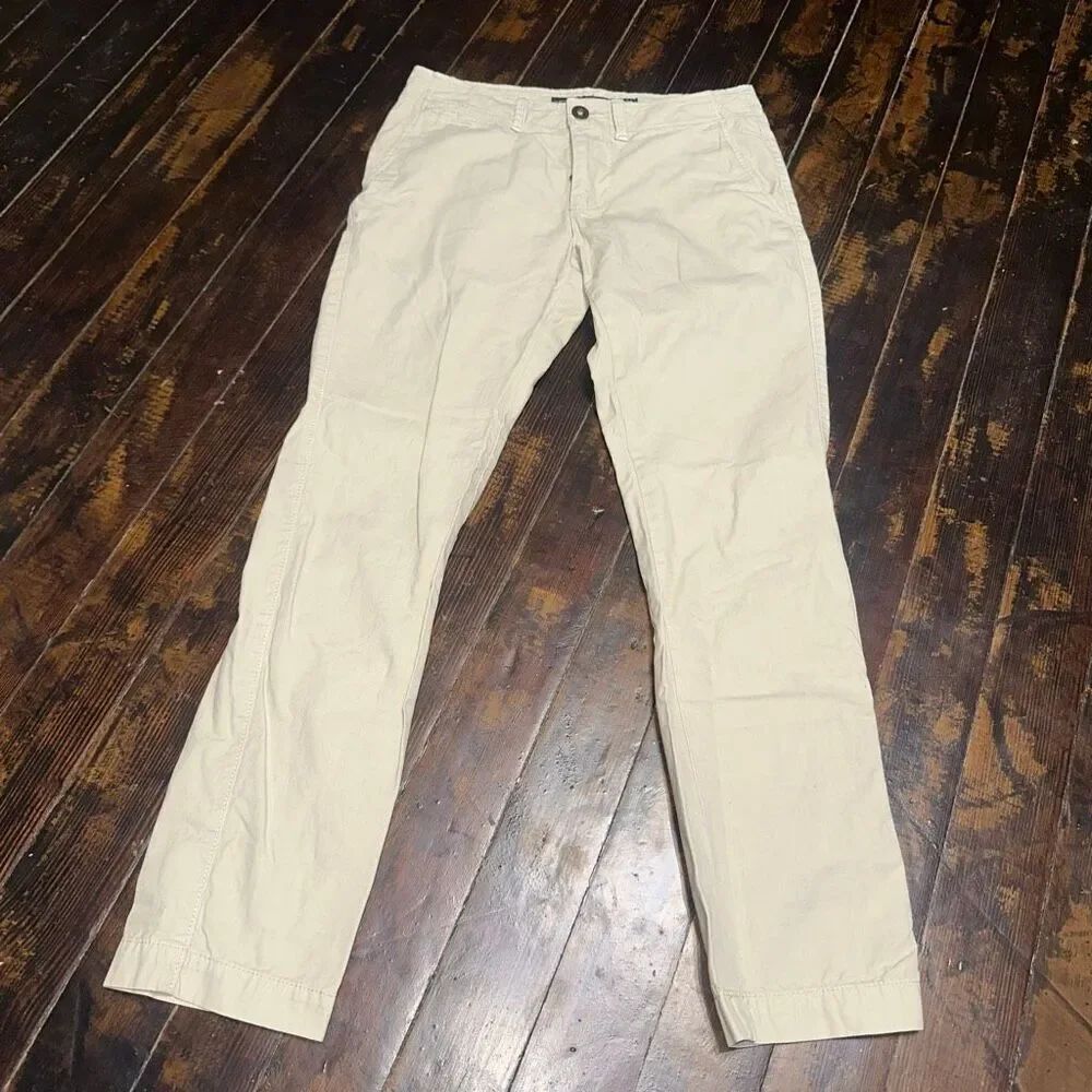American Eagle relaxed straight 29x32 tan slacks